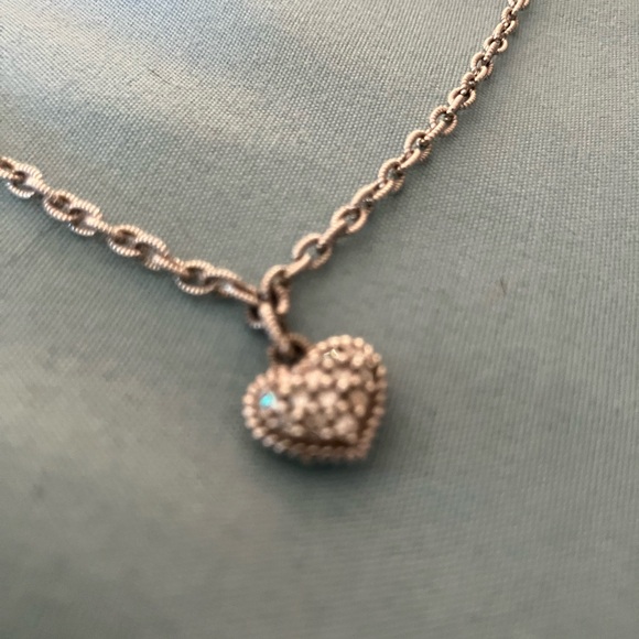 Gorgeous Judith Ripka Pave Diamonique Heart Charm Necklace - Picture 3 of 9